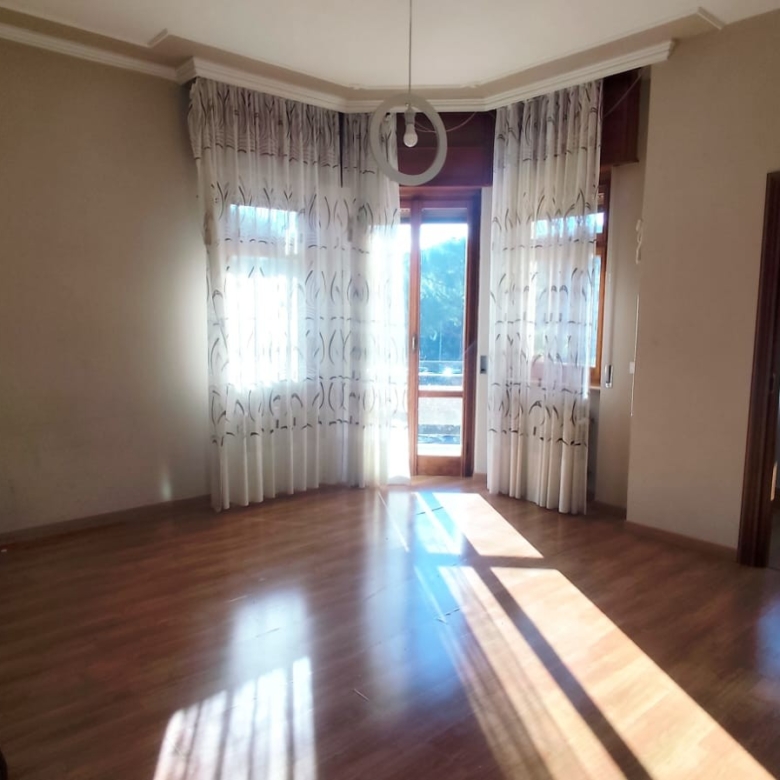 Loano: Quadrilocale in complesso residenziale a 300m dal mare