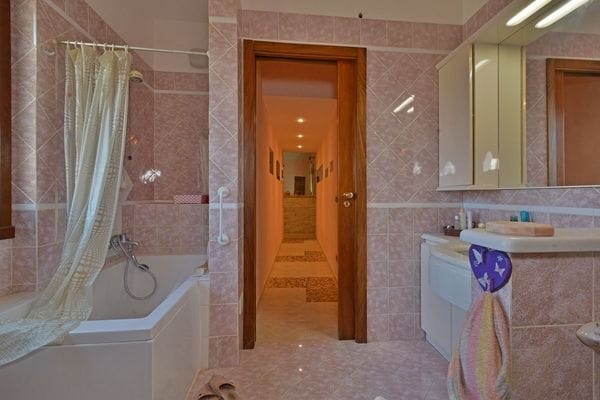 Ampio Quadrilocale con Terrazza Vista Mare – Boissano