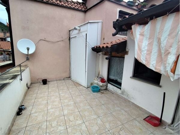 Zuccarello: Appartamento su 2 Livelli con Splendido Terrazzo e Zero Spese