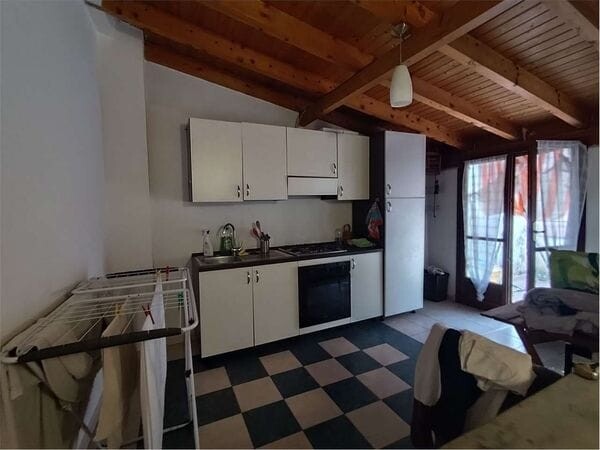 Zuccarello: Appartamento su 2 Livelli con Splendido Terrazzo e Zero Spese