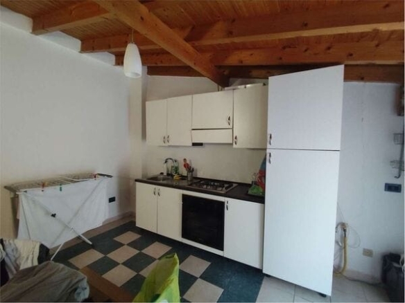 Zuccarello: Appartamento su 2 Livelli con Splendido Terrazzo e Zero Spese