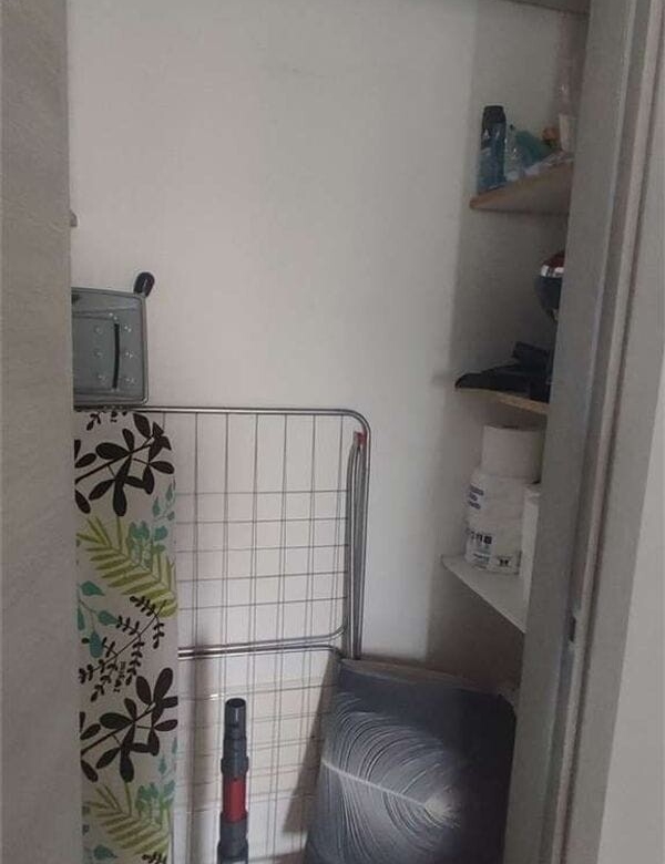 LOANO Zona Poeti: Prestigioso 110mq Ristrutturato, 3 Camere, Box e Doppi Servizi