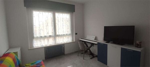 LOANO Zona Poeti: Prestigioso 110mq Ristrutturato, 3 Camere, Box e Doppi Servizi
