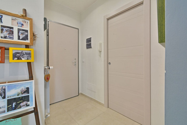 Pentalocale di Prestigio: Ultimo Piano con Vista Panoramica e Zero Spese Condominiali