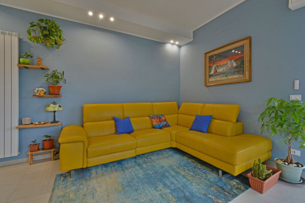 Pentalocale di Prestigio: Ultimo Piano con Vista Panoramica e Zero Spese Condominiali