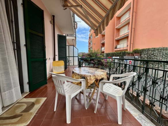 Bilocale 200mt mare con Terrazzo Vivibile – Loano
