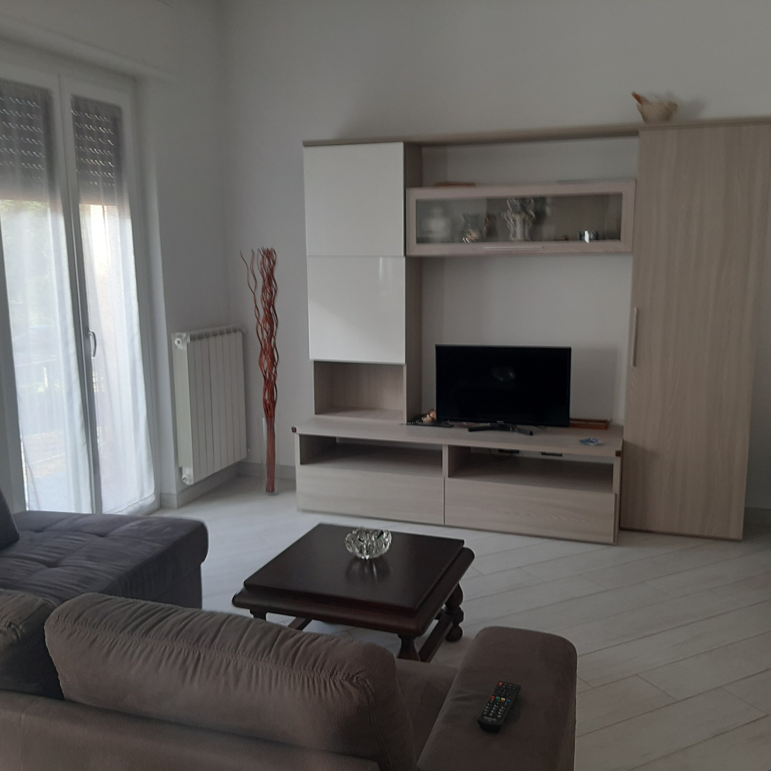 Loano – Zona Olivette: Quadrilocale Ristrutturato in Classe C, termo autonomo, Doppi Servizi e Cantina