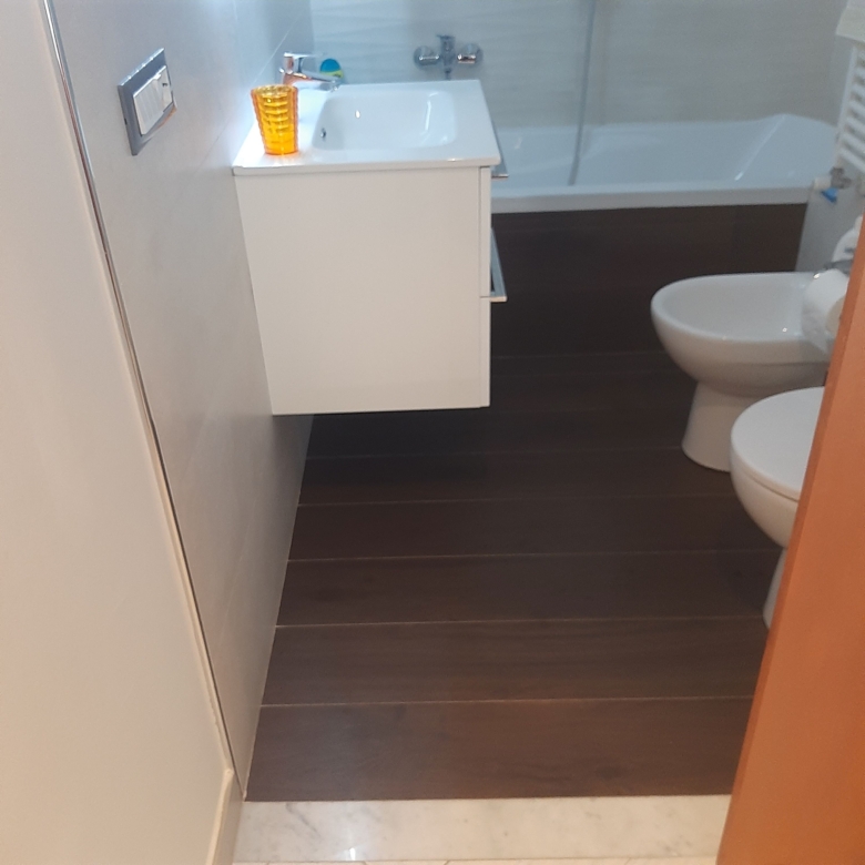 Loano – Zona Olivette: Quadrilocale Ristrutturato in Classe C, termo autonomo, Doppi Servizi e Cantina