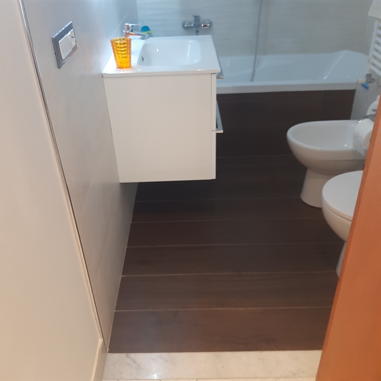 Loano – Zona Olivette: Quadrilocale Ristrutturato in Classe C, termo autonomo, Doppi Servizi e Cantina