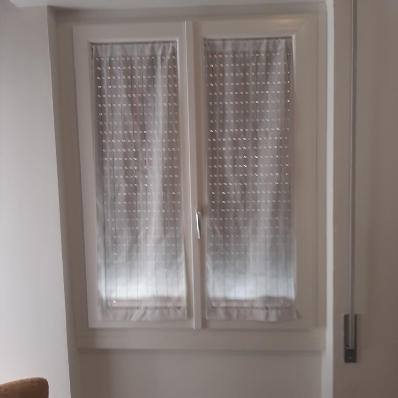 Loano – Zona Olivette: Quadrilocale Ristrutturato in Classe C, termo autonomo, Doppi Servizi e Cantina