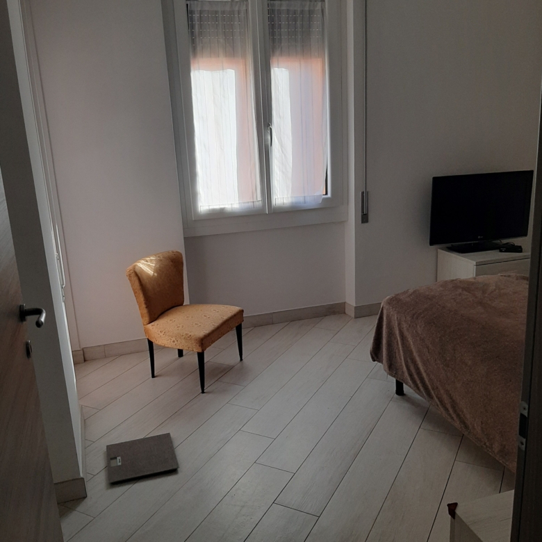 Loano – Zona Olivette: Quadrilocale Ristrutturato in Classe C, termo autonomo, Doppi Servizi e Cantina