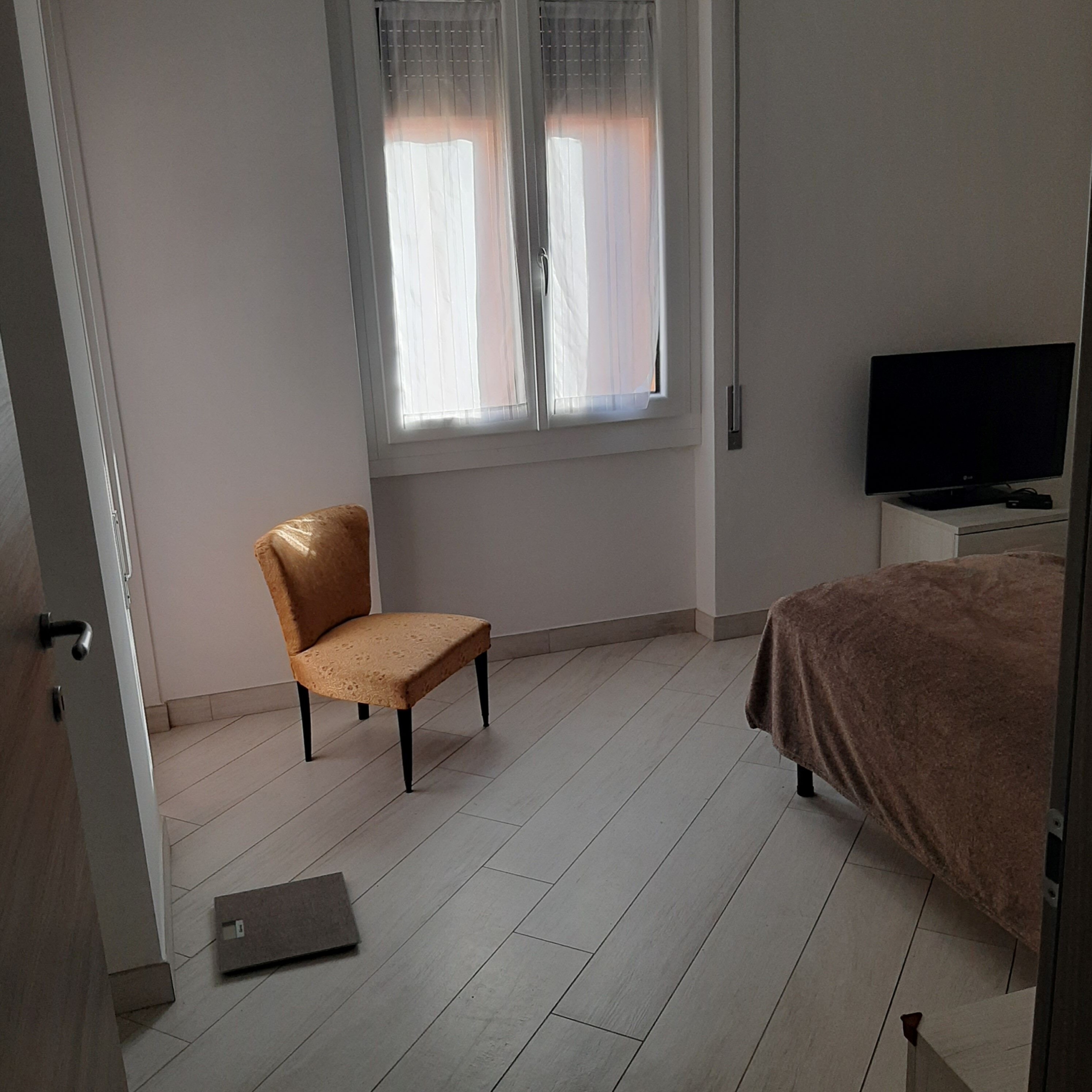 Loano – Zona Olivette: Quadrilocale Ristrutturato in Classe C, termo autonomo, Doppi Servizi e Cantina