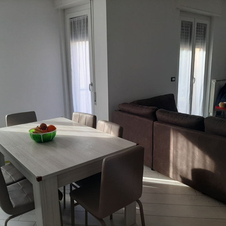 Loano – Zona Olivette: Quadrilocale Ristrutturato in Classe C, termo autonomo, Doppi Servizi e Cantina
