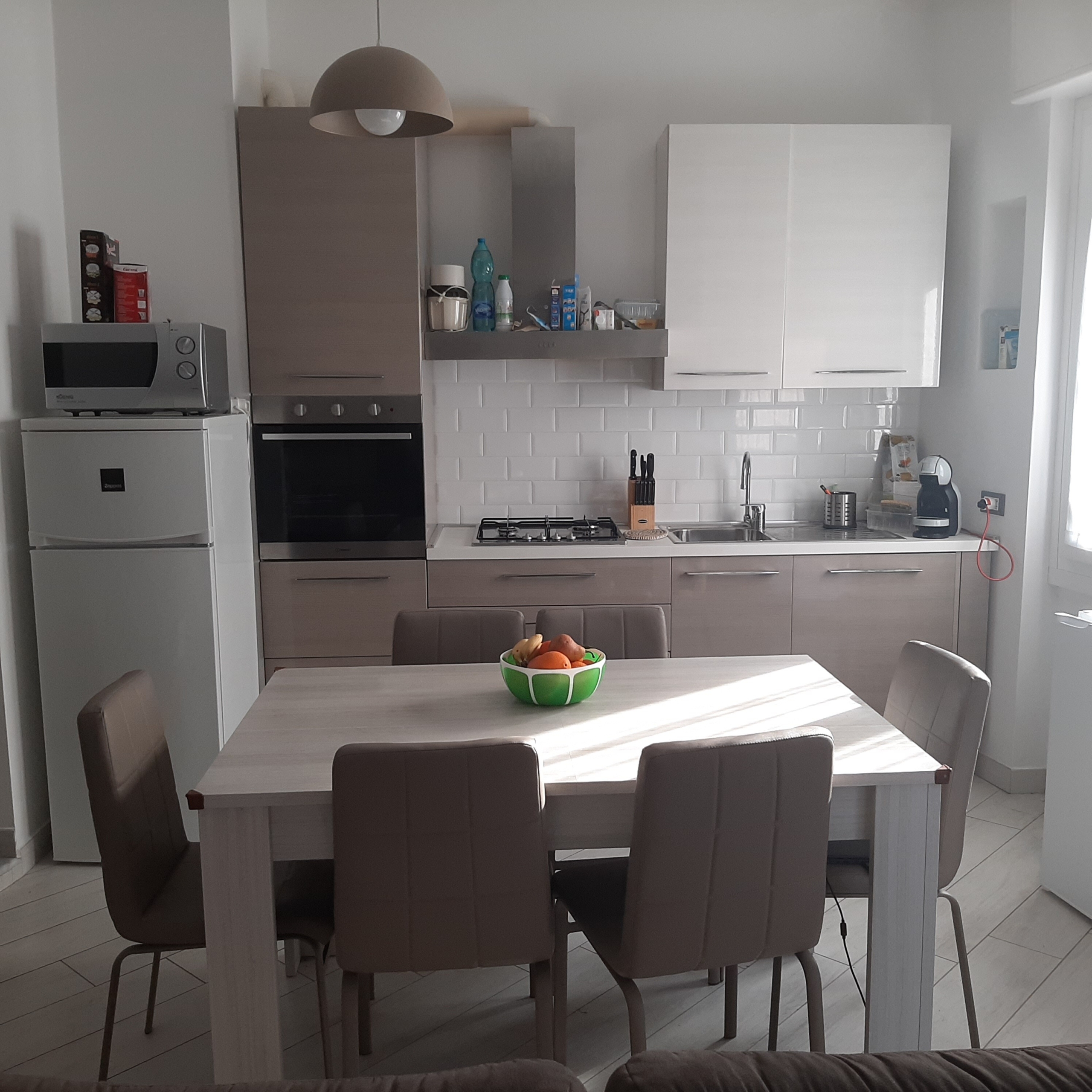 Loano – Zona Olivette: Quadrilocale Ristrutturato in Classe C, termo autonomo, Doppi Servizi e Cantina