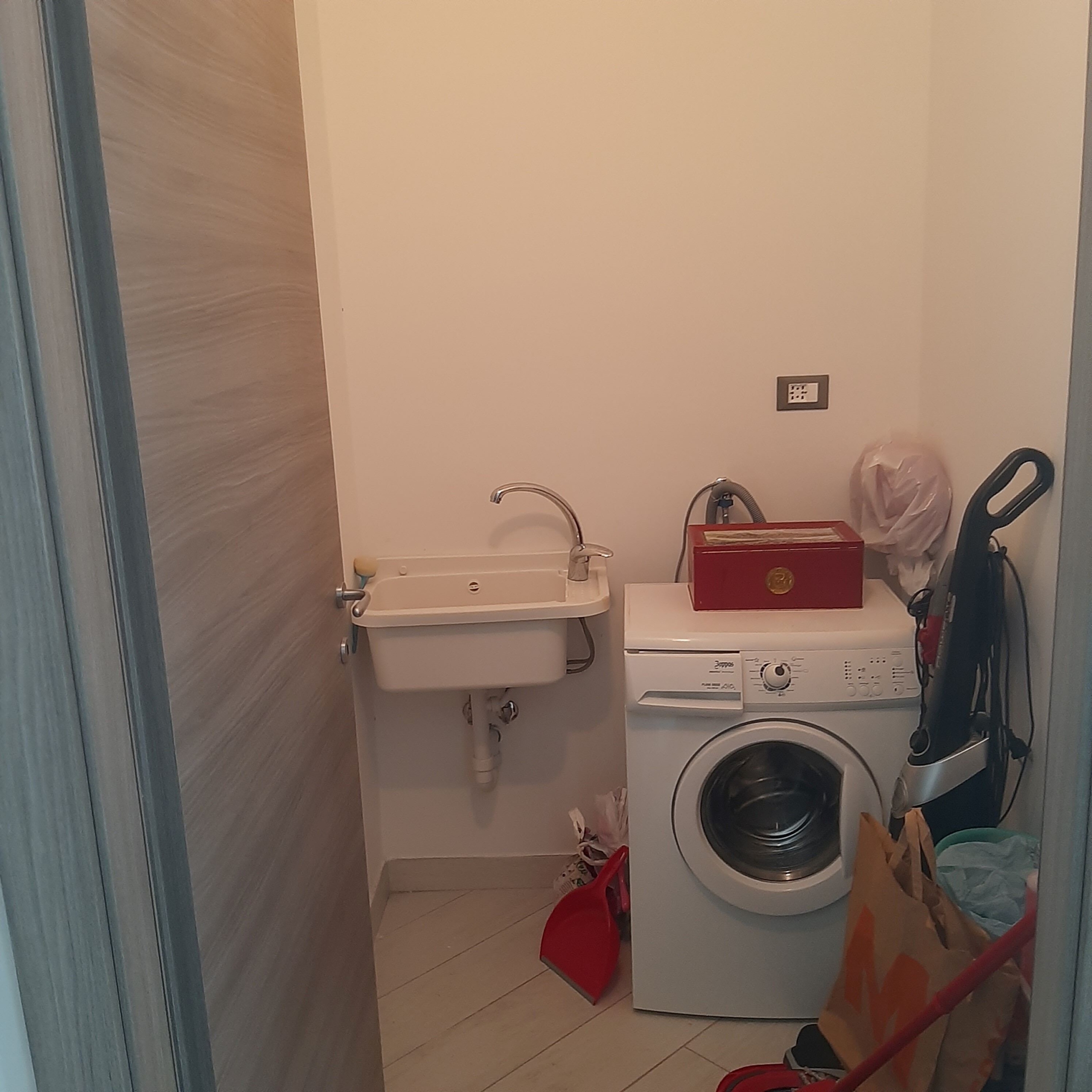 Loano – Zona Olivette: Quadrilocale Ristrutturato in Classe C, termo autonomo, Doppi Servizi e Cantina